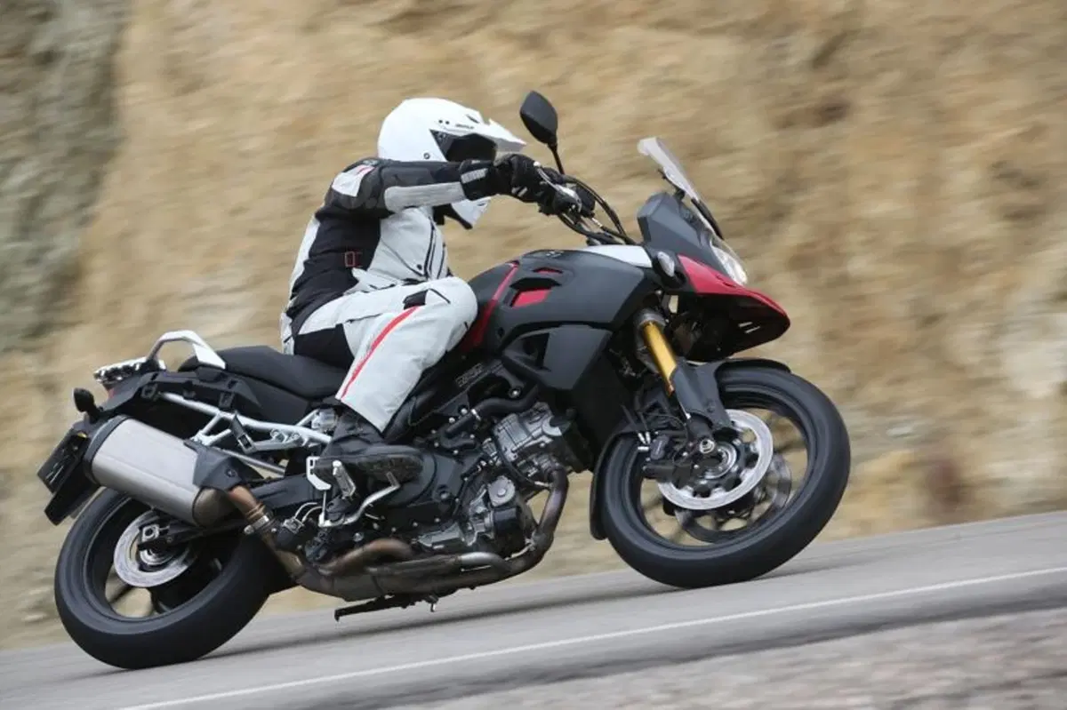 Suzuki V-Strom 1000 ABS  (11)