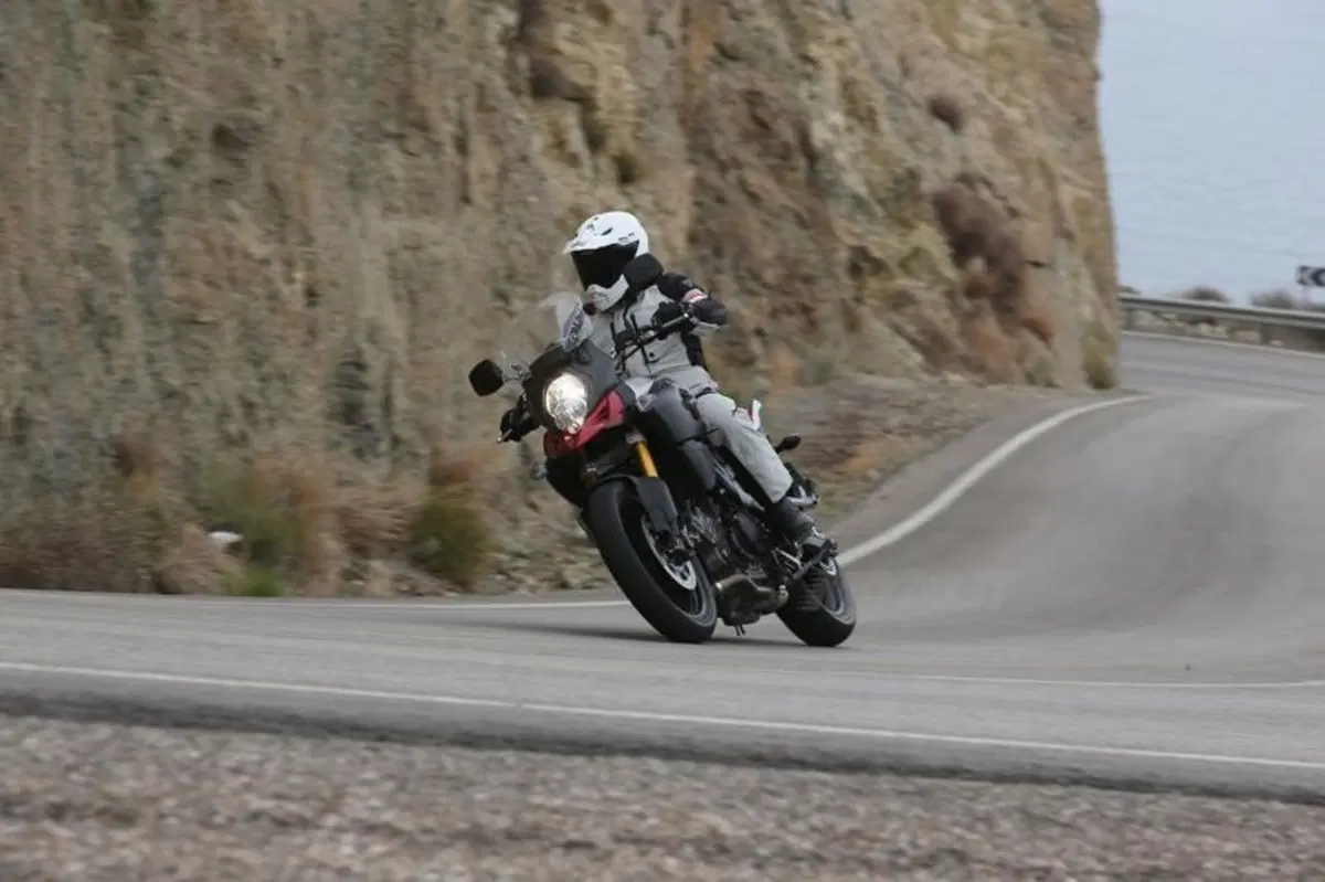 Suzuki V-Strom 1000 ABS  (12)