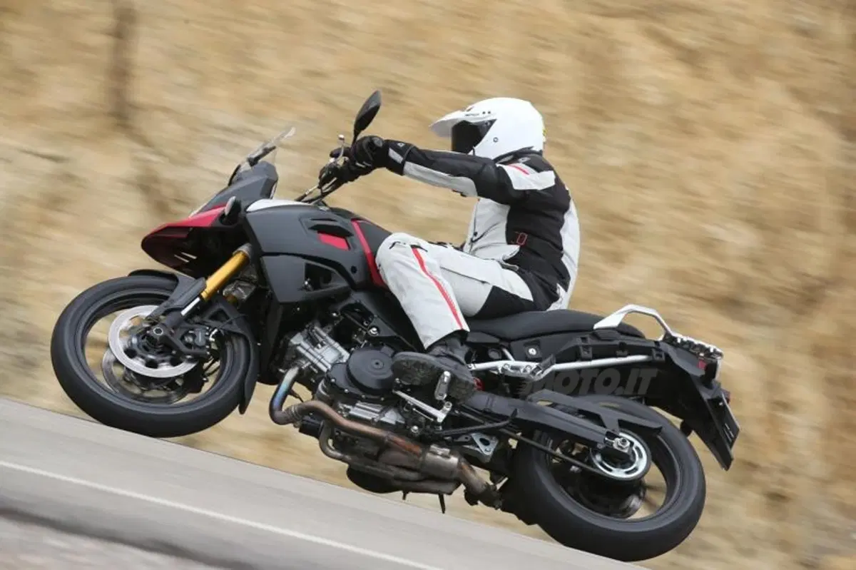 Suzuki V-Strom 1000 ABS  (13)