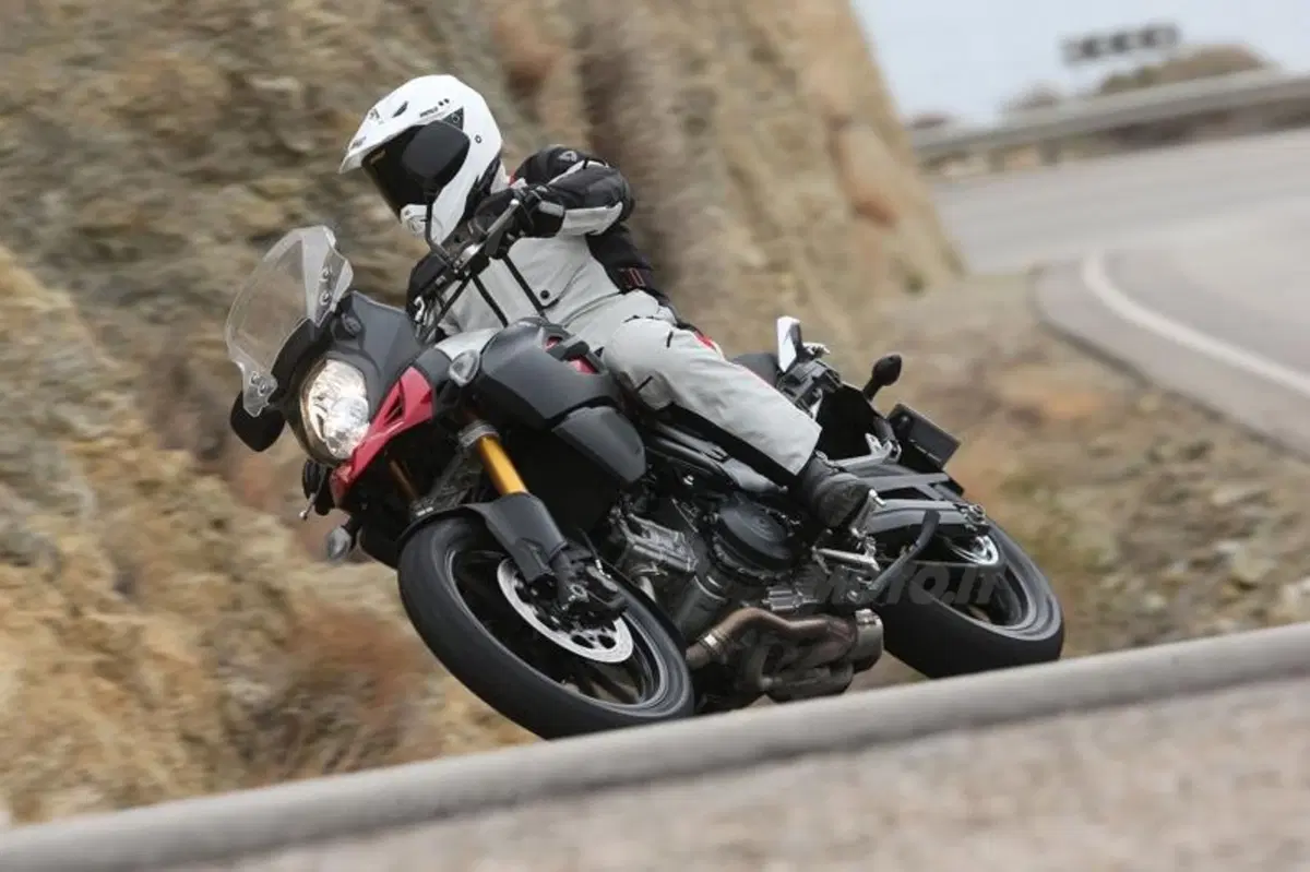 Suzuki V-Strom 1000 ABS  (15)