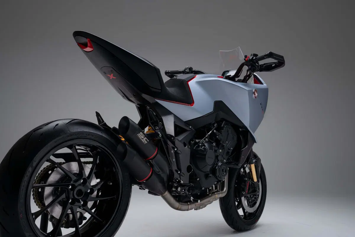 Honda CB4X, la versione di serie si avvicina? Nuove immagini (5)