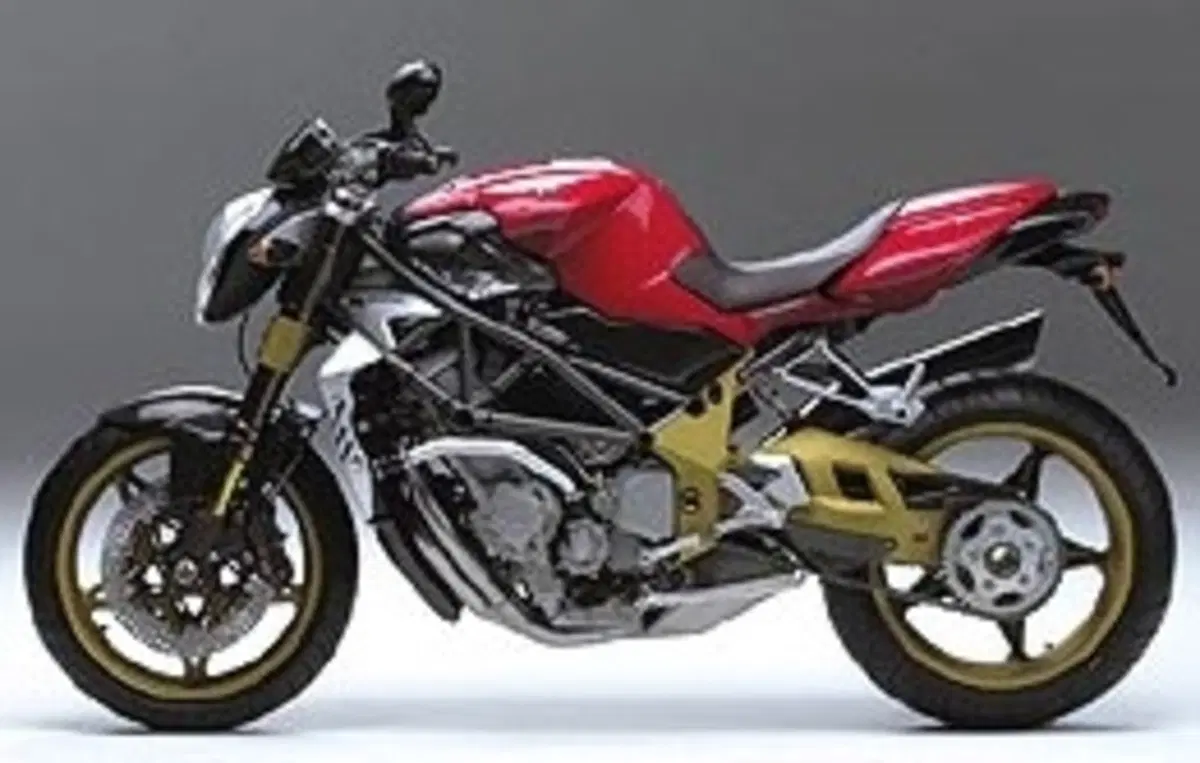 Guida alla MV Agusta Brutale (5)
