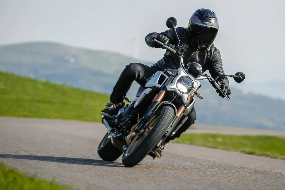 CFMOTO 700 CL-X  (2)