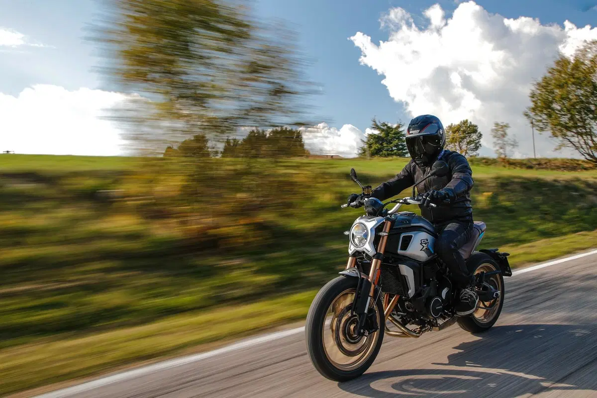 CFMOTO 700 CL-X  (5)