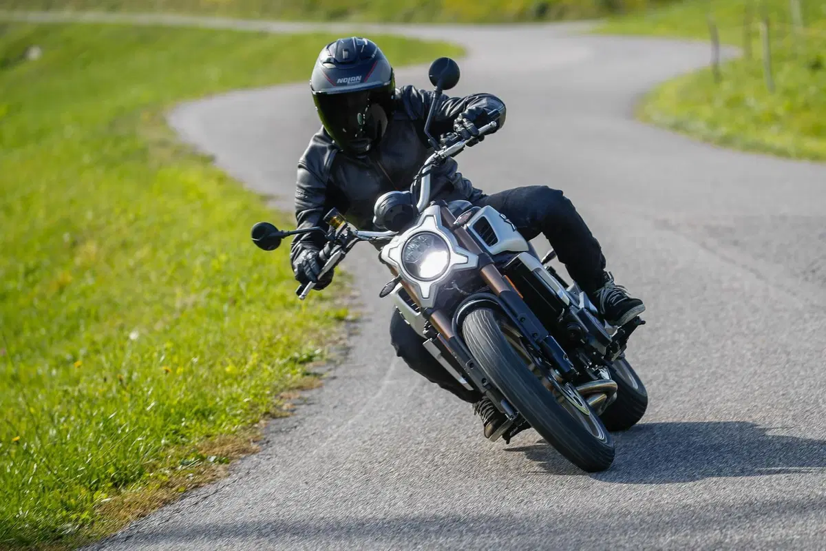 CFMOTO 700 CL-X  (4)