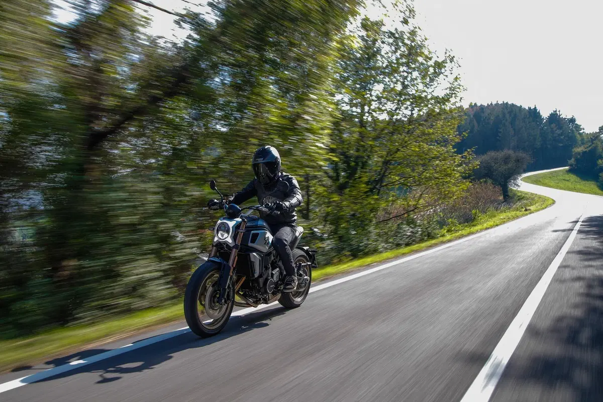 CFMOTO 700 CL-X  (6)