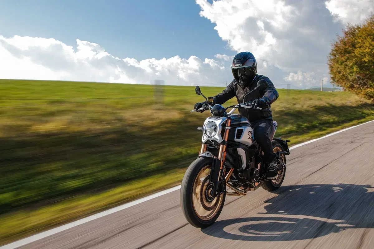 CFMOTO 700 CL-X  (7)