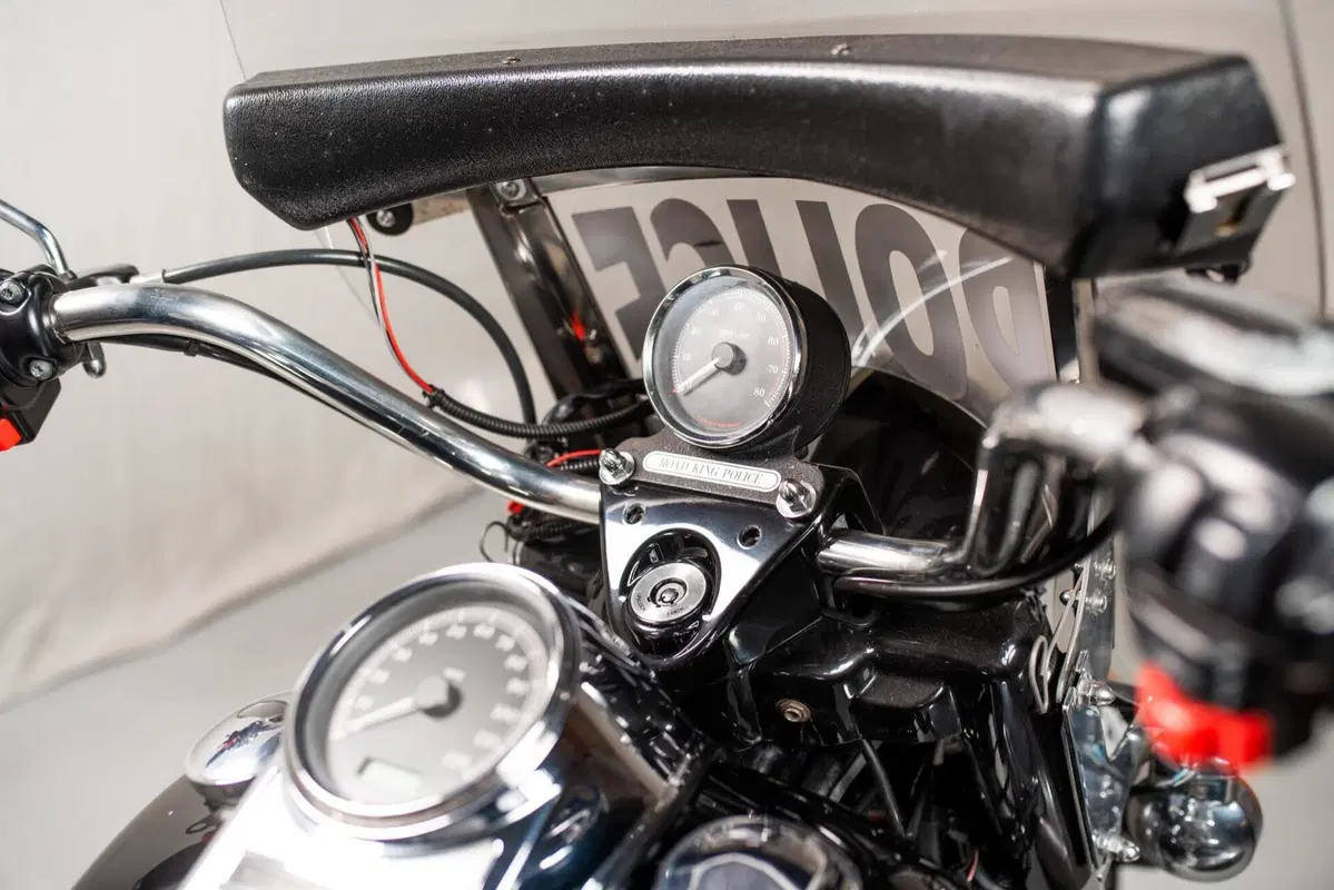 Harley-Davidson 1690 Road King (2008 - 09) - FLHR (14)