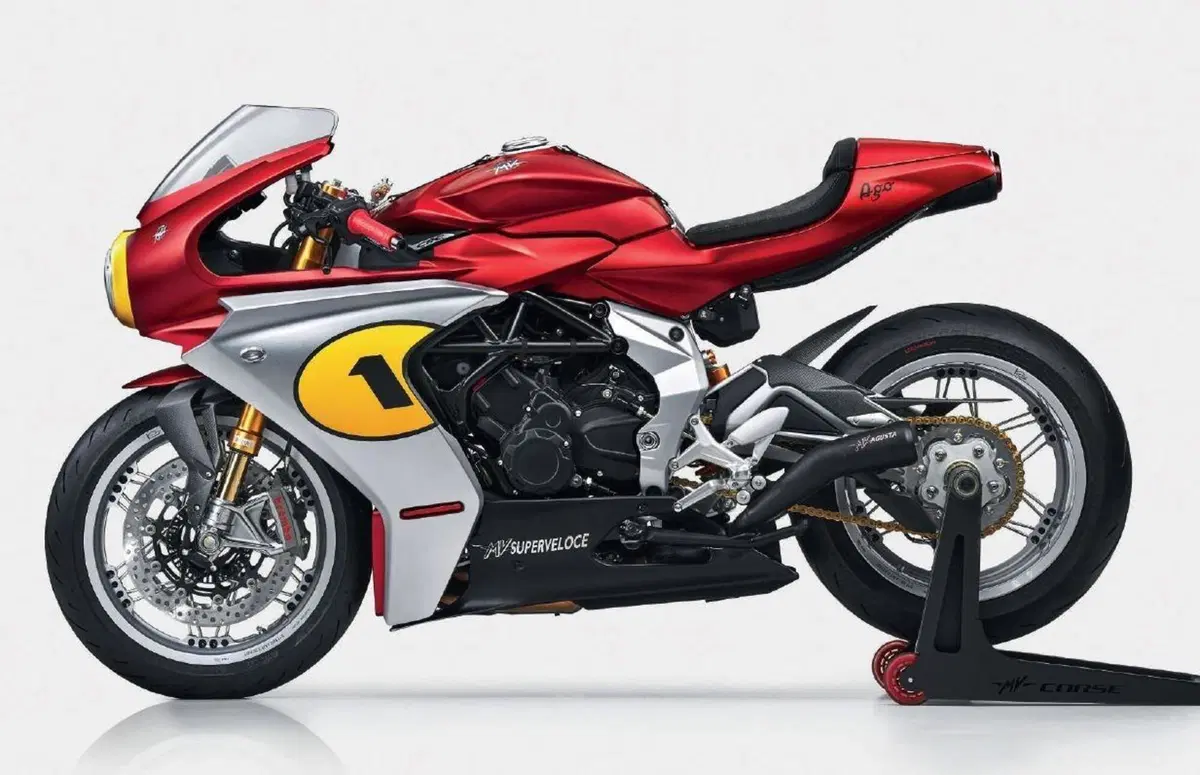 MV Agusta Superveloce AGO: 311 esemplari come le vittorie del campione (7)