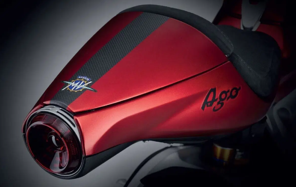 MV Agusta Superveloce AGO: 311 esemplari come le vittorie del campionissimo (11)