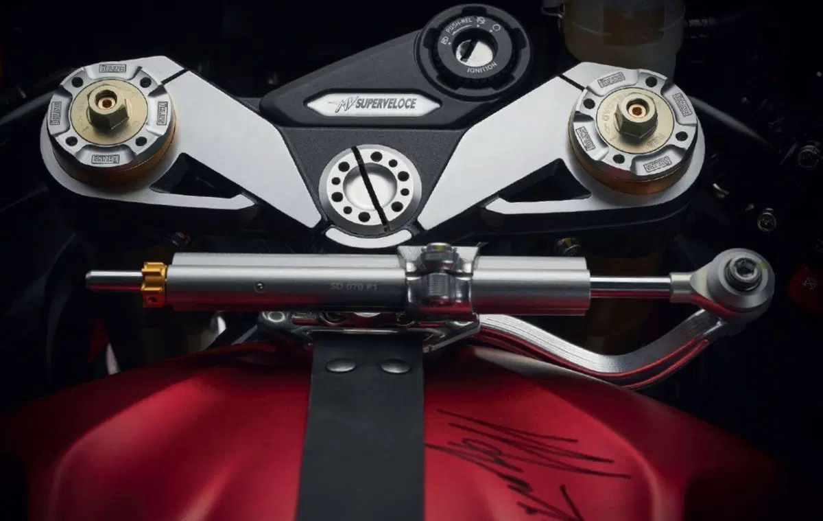 MV Agusta Superveloce AGO: 311 esemplari come le vittorie del campionissimo (13)