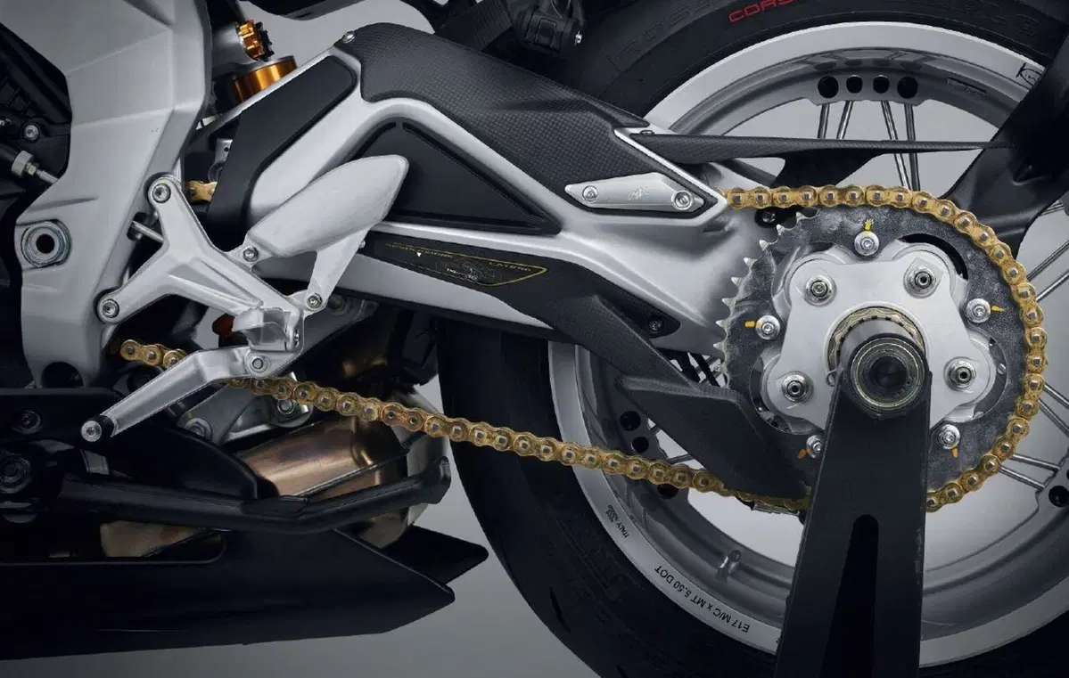 MV Agusta Superveloce AGO: 311 esemplari come le vittorie del campionissimo (15)