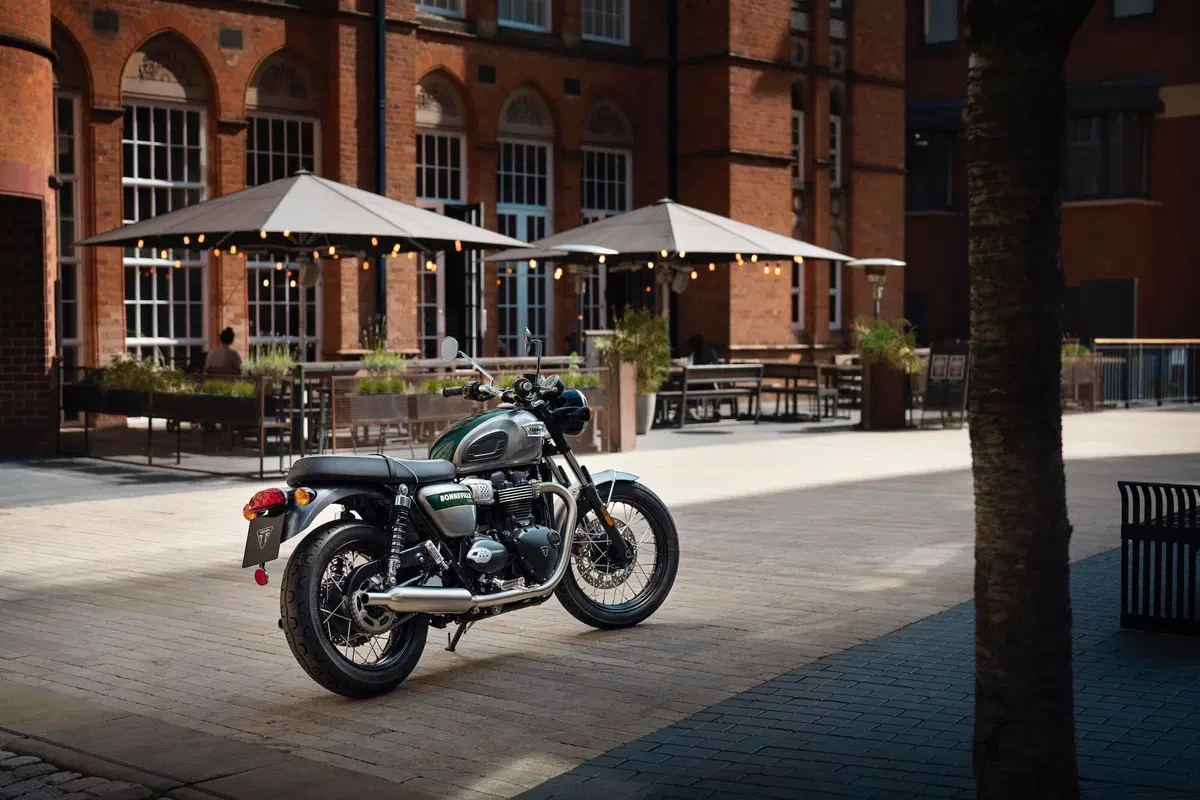 Triumph Bonneville: arrivano le Gold Line Edition