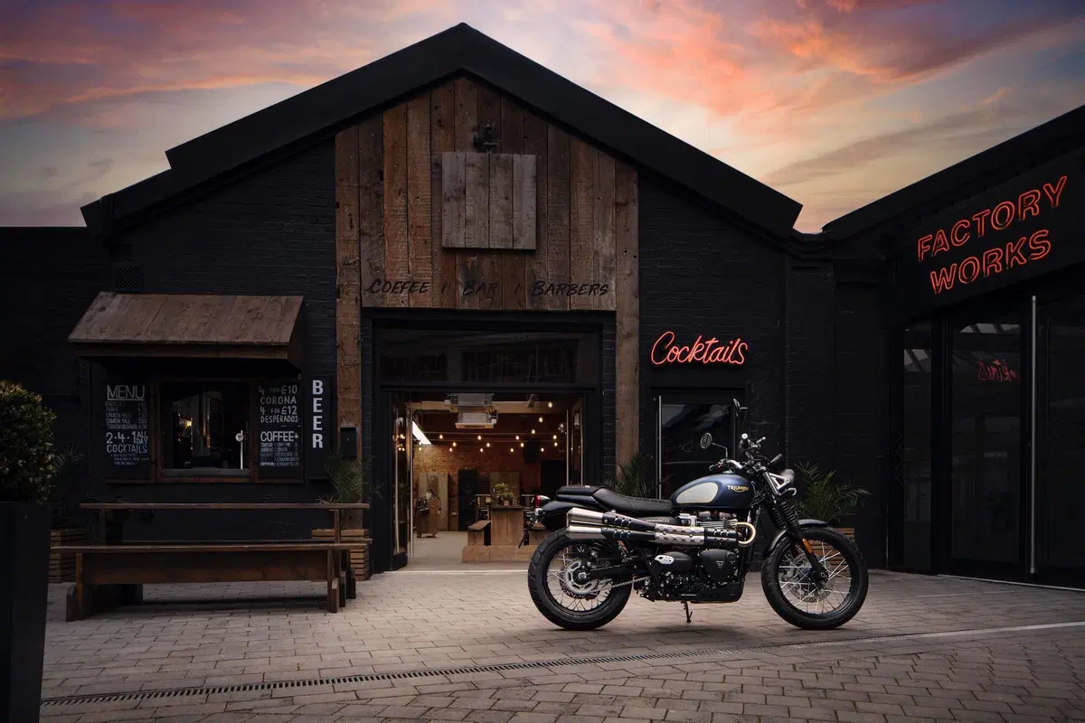 Triumph Bonneville: arrivano le Gold Line Edition (2)