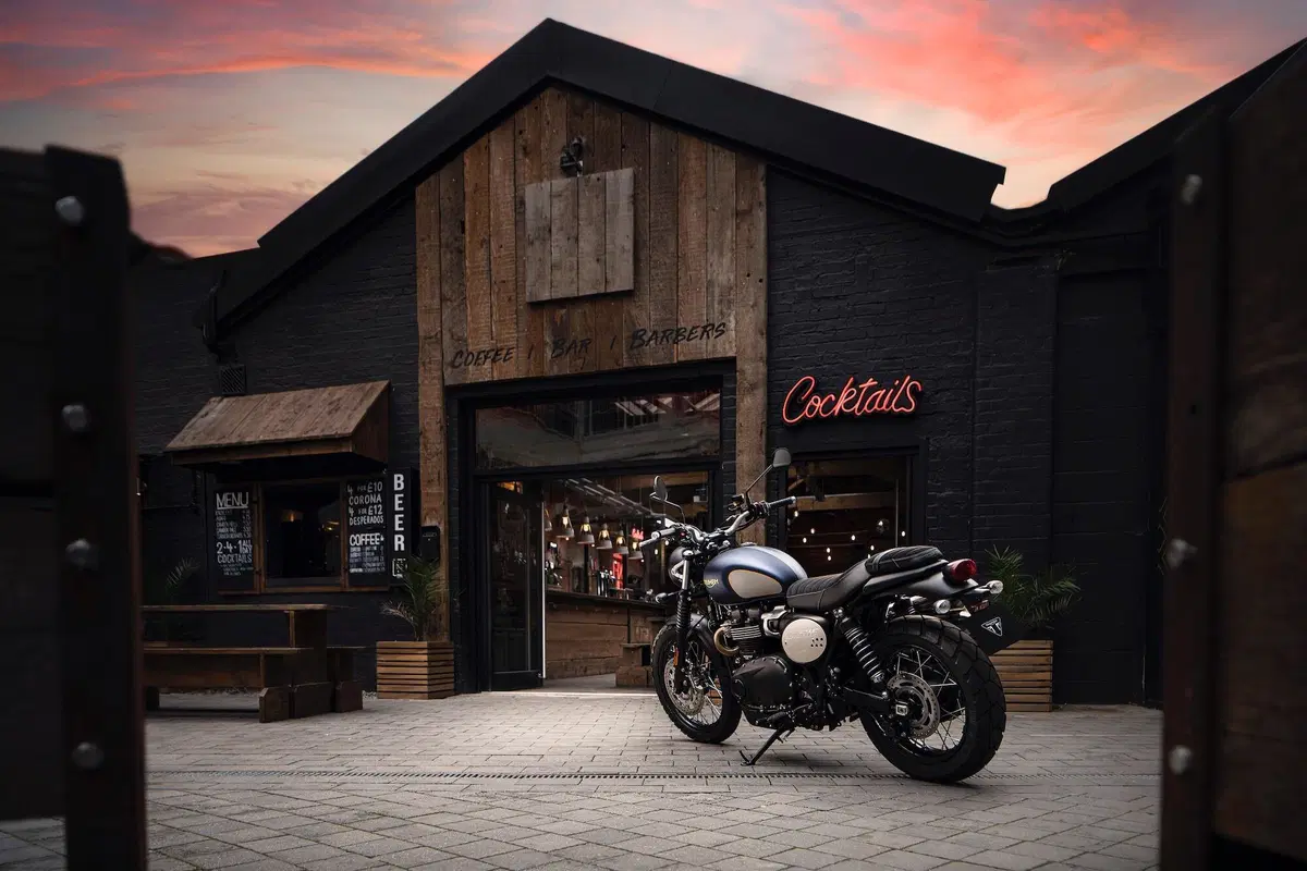 Triumph Bonneville: arrivano le Gold Line Edition (5)