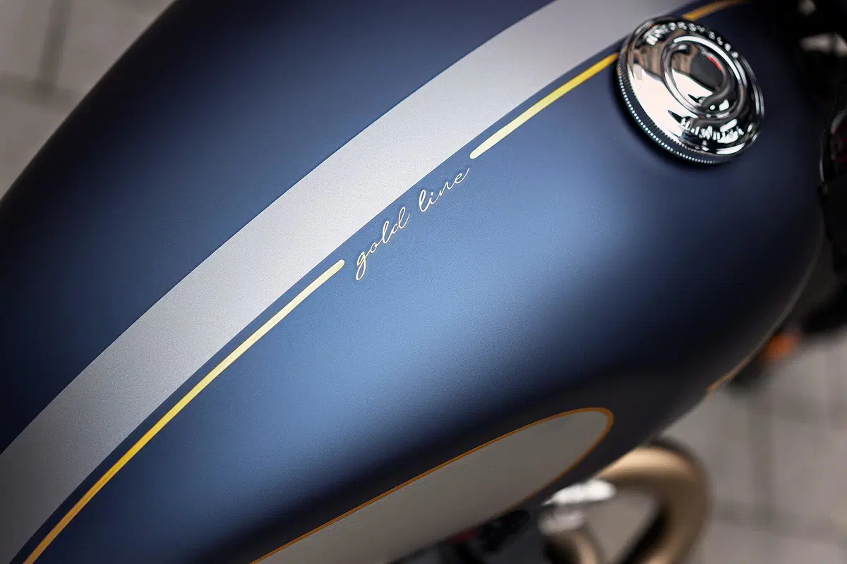 Triumph Bonneville: arrivano le Gold Line Edition (8)