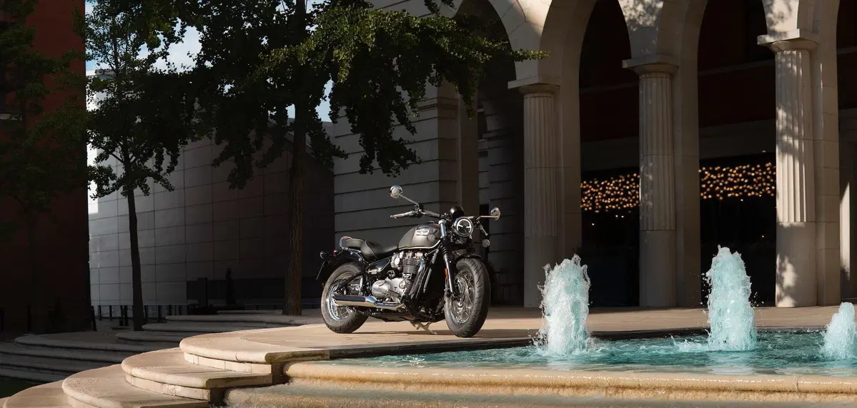 Triumph Bonneville: arrivano le Gold Line Edition (2)