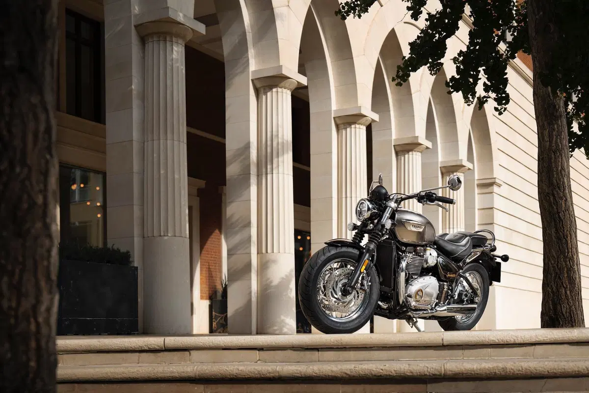 Triumph Bonneville: arrivano le Gold Line Edition (3)