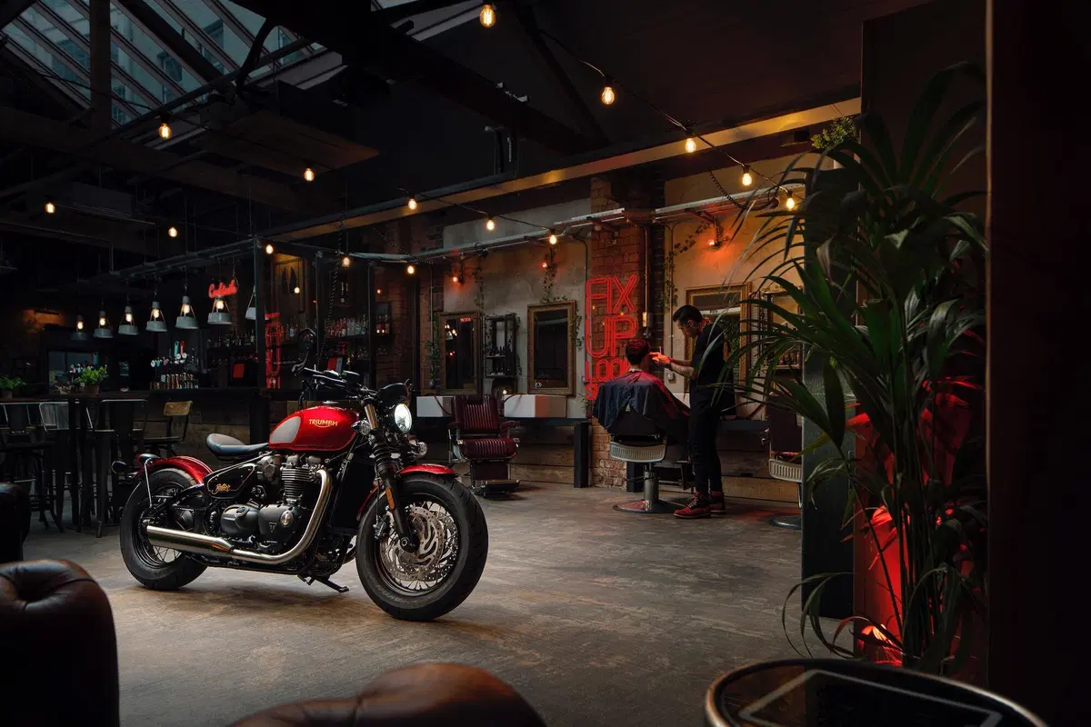 Triumph Bonneville: arrivano le Gold Line Edition (2)
