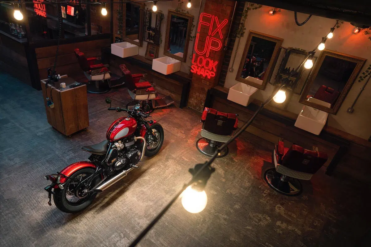 Triumph Bonneville: arrivano le Gold Line Edition (5)