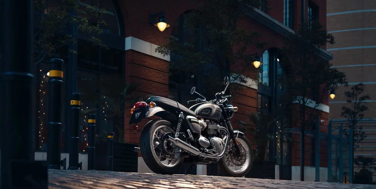 Triumph Bonneville: arrivano le Gold Line Edition