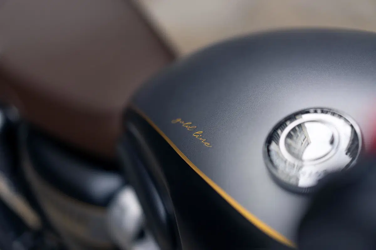 Triumph Bonneville: arrivano le Gold Line Edition (8)