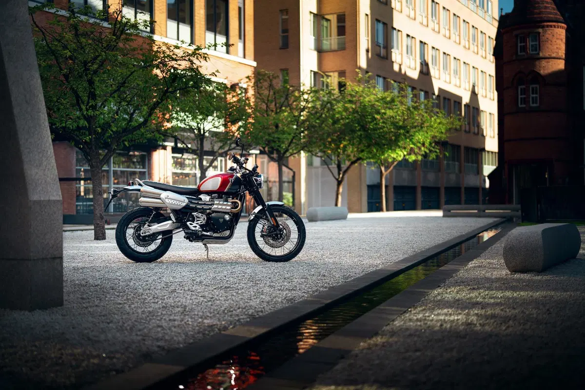 Triumph Bonneville: arrivano le Gold Line Edition (4)
