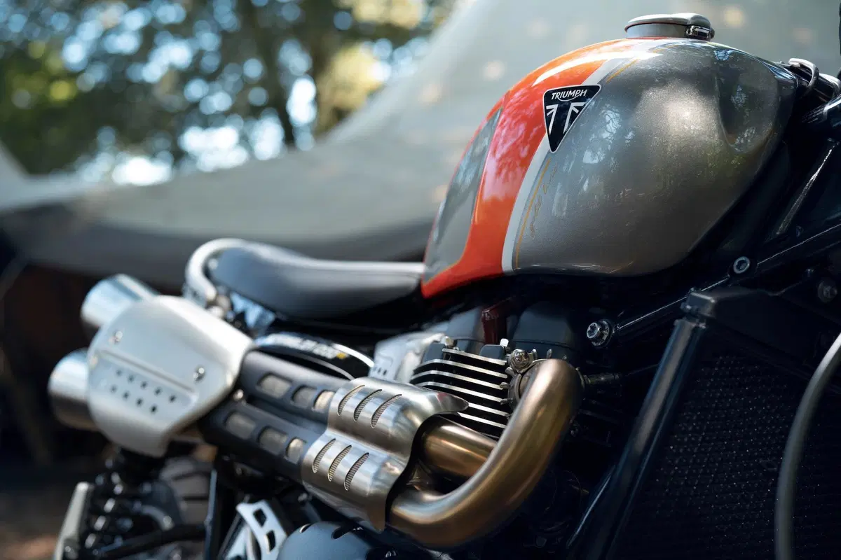 Triumph Bonneville: arrivano le Gold Line Edition (7)