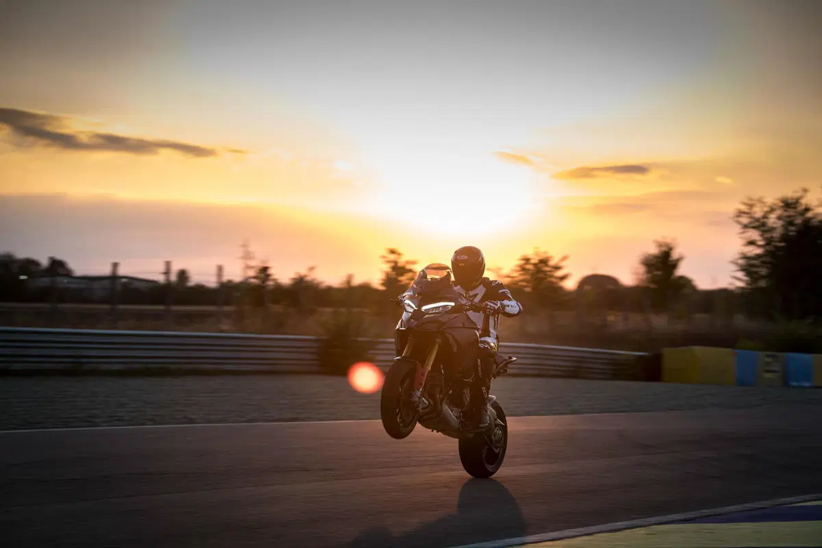 ESCLUSIVO! Abbiamo provato la Ducati Multistrada Pikes Peak V4: TEST in pista