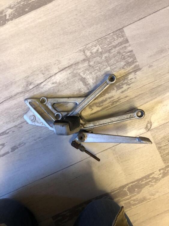 Pedana poggia piedi Cagiva