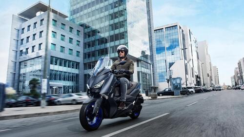 Yamaha: nuovi colori 2022 per NMAX 125 e 155, XMAX 300 e 125, Tricity 300 e D'elight 125 (5)