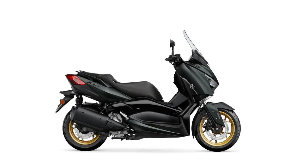 Yamaha: nuovi colori 2022 per NMAX 125 e 155, XMAX 300 e 125, Tricity 300 e D'elight 125 (16)