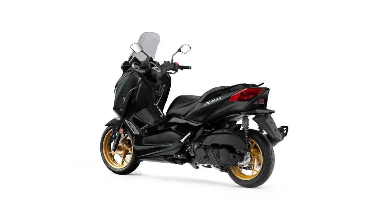 Yamaha: nuovi colori 2022 per NMAX 125 e 155, XMAX 300 e 125, Tricity 300 e D'elight 125 (10)