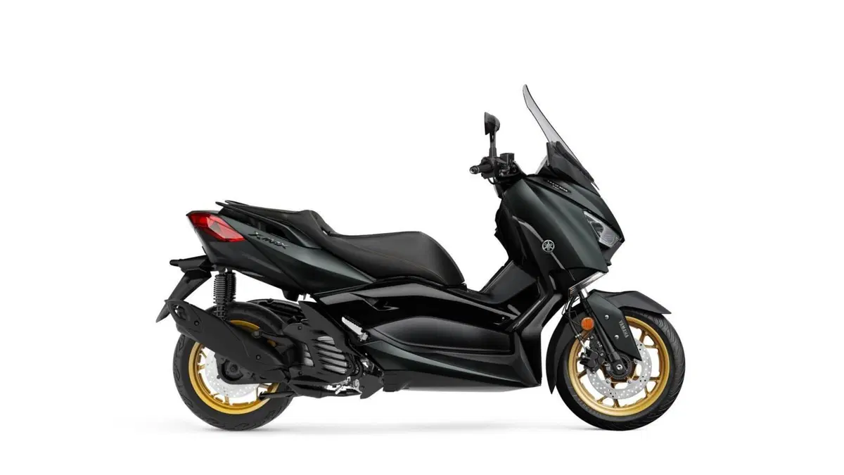 Yamaha: nuovi colori 2022 per NMAX 125 e 155, XMAX 300 e 125, Tricity 300 e D'elight 125 (11)