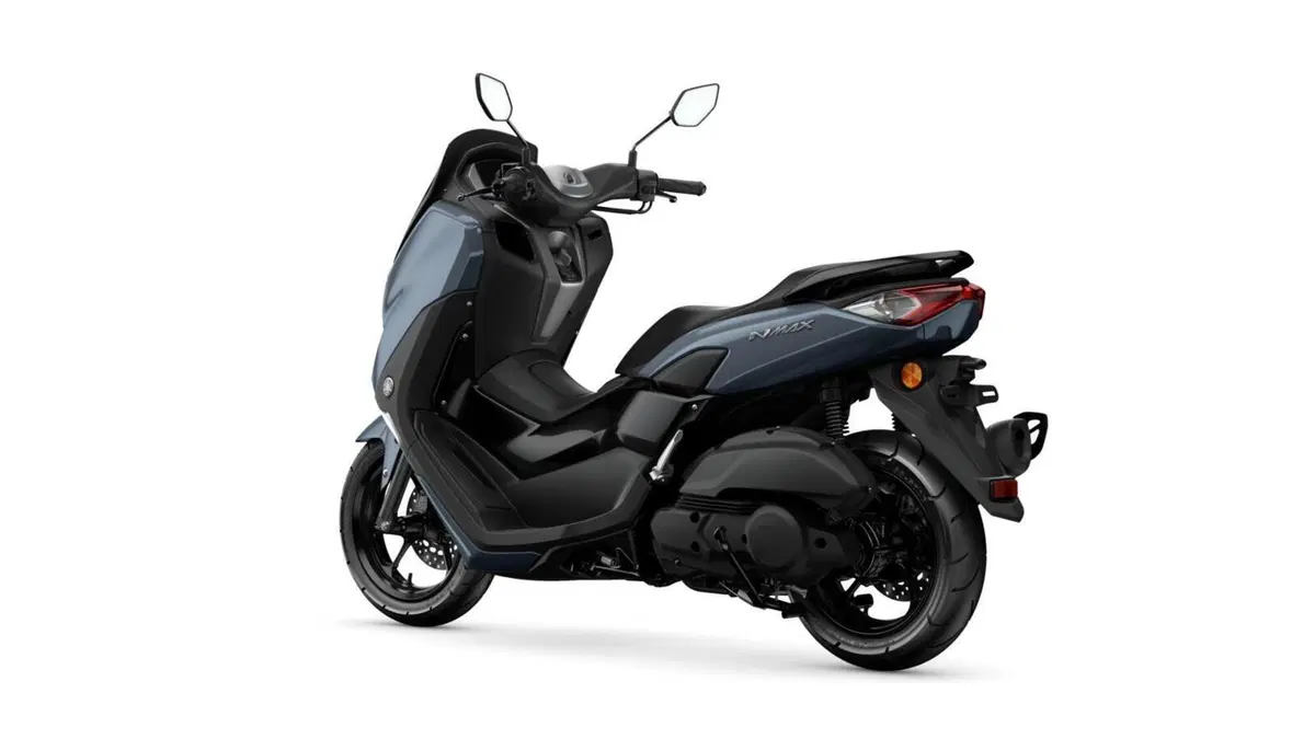 Yamaha: nuovi colori 2022 per NMAX 125 e 155, XMAX 300 e 125, Tricity 300 e D'elight 125 (5)