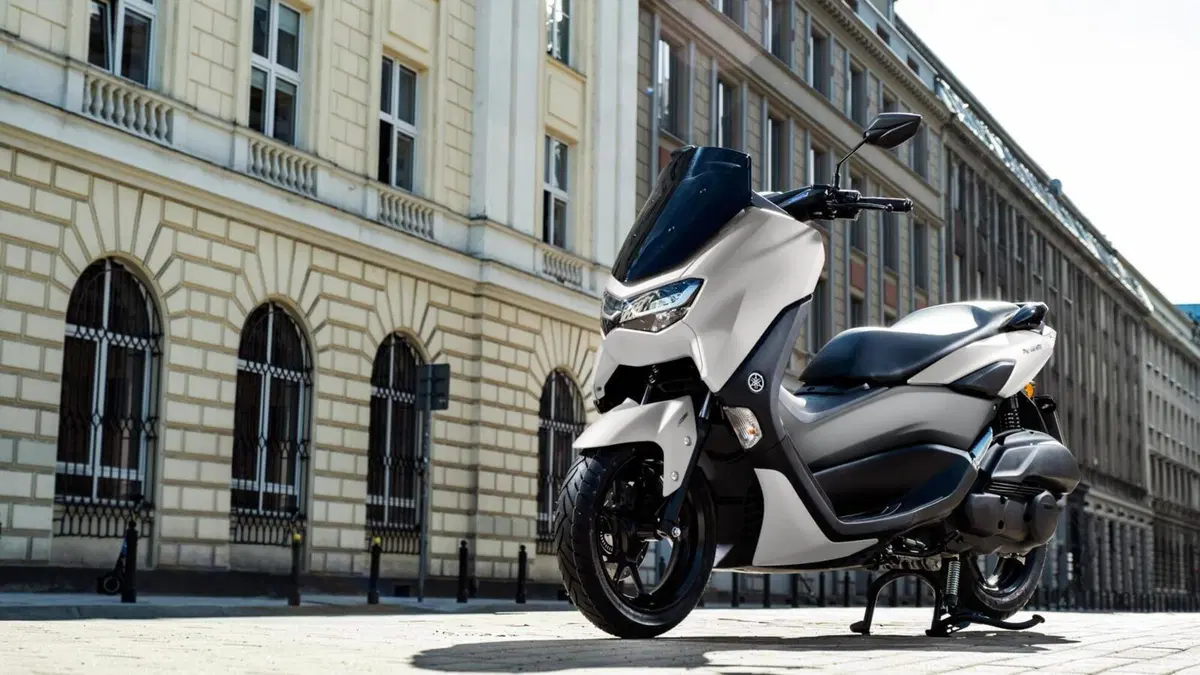 Yamaha: nuovi colori 2022 per NMAX 125 e 155, XMAX 300 e 125, Tricity 300 e D'elight 125 (9)