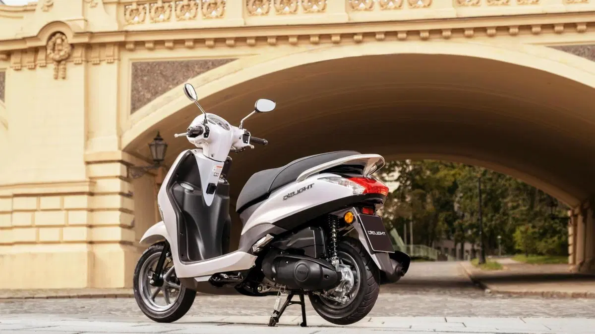 Yamaha: nuovi colori 2022 per NMAX 125 e 155, XMAX 300 e 125, Tricity 300 e D'elight 125 (4)