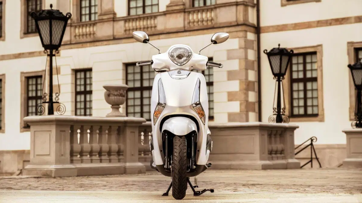 Yamaha: nuovi colori 2022 per NMAX 125 e 155, XMAX 300 e 125, Tricity 300 e D'elight 125 (5)