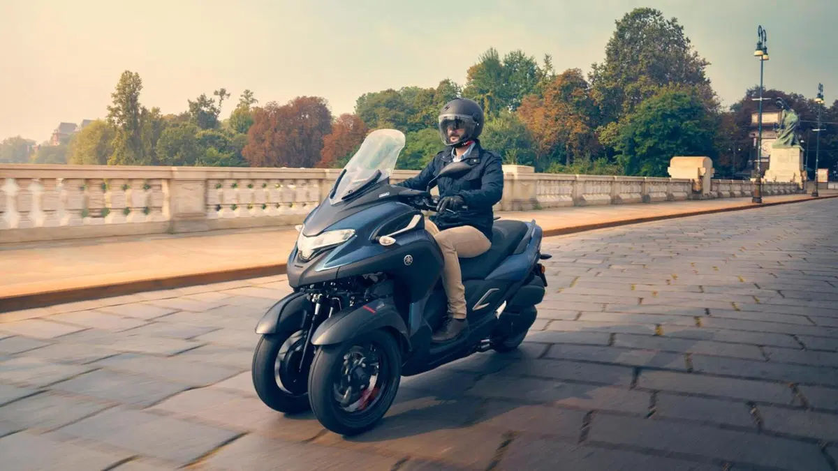 Yamaha: nuovi colori 2022 per NMAX 125 e 155, XMAX 300 e 125, Tricity 300 e D'elight 125 (9)