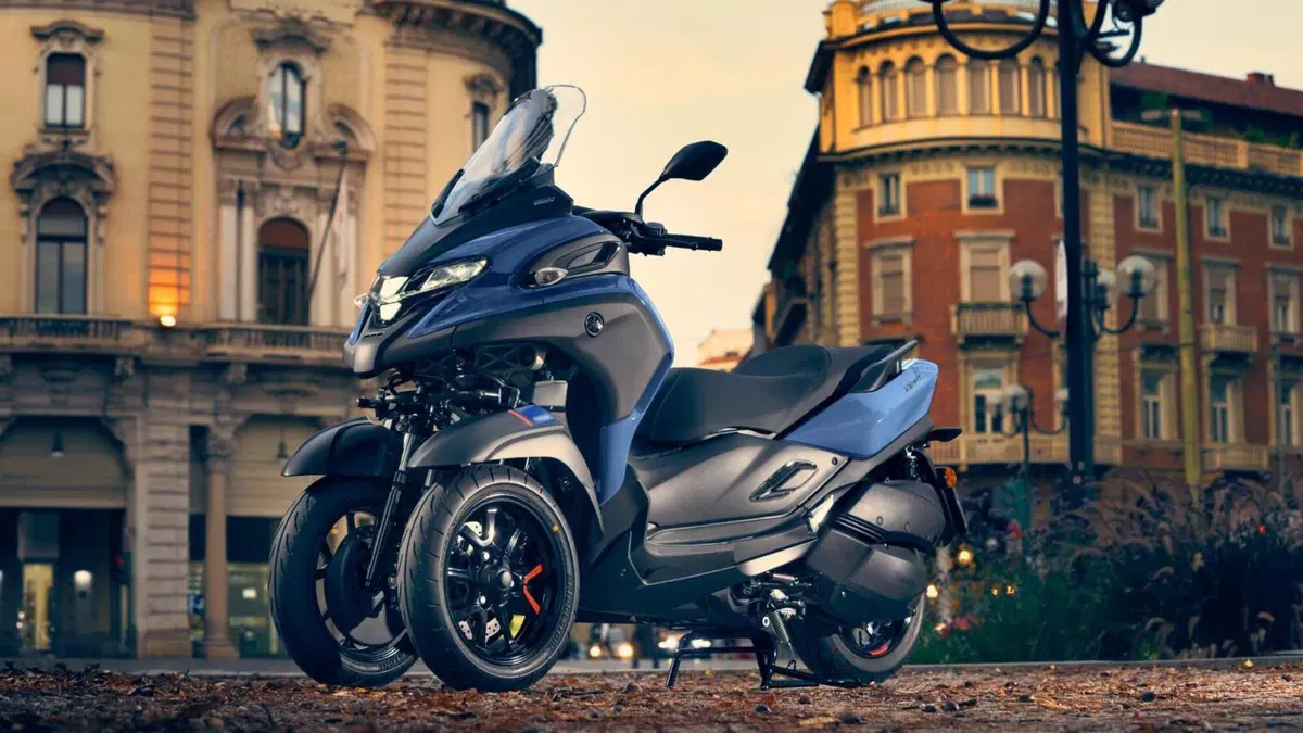 Yamaha: nuovi colori 2022 per NMAX 125 e 155, XMAX 300 e 125, Tricity 300 e D'elight 125 (10)