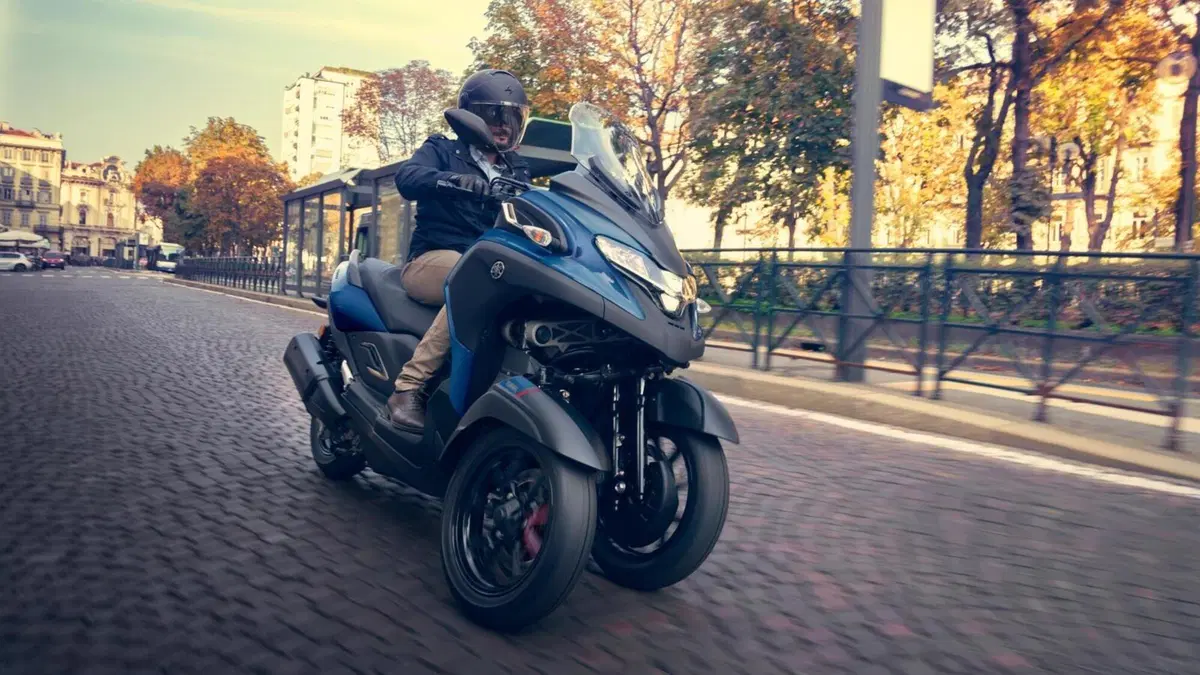 Yamaha: nuovi colori 2022 per NMAX 125 e 155, XMAX 300 e 125, Tricity 300 e D'elight 125 (12)