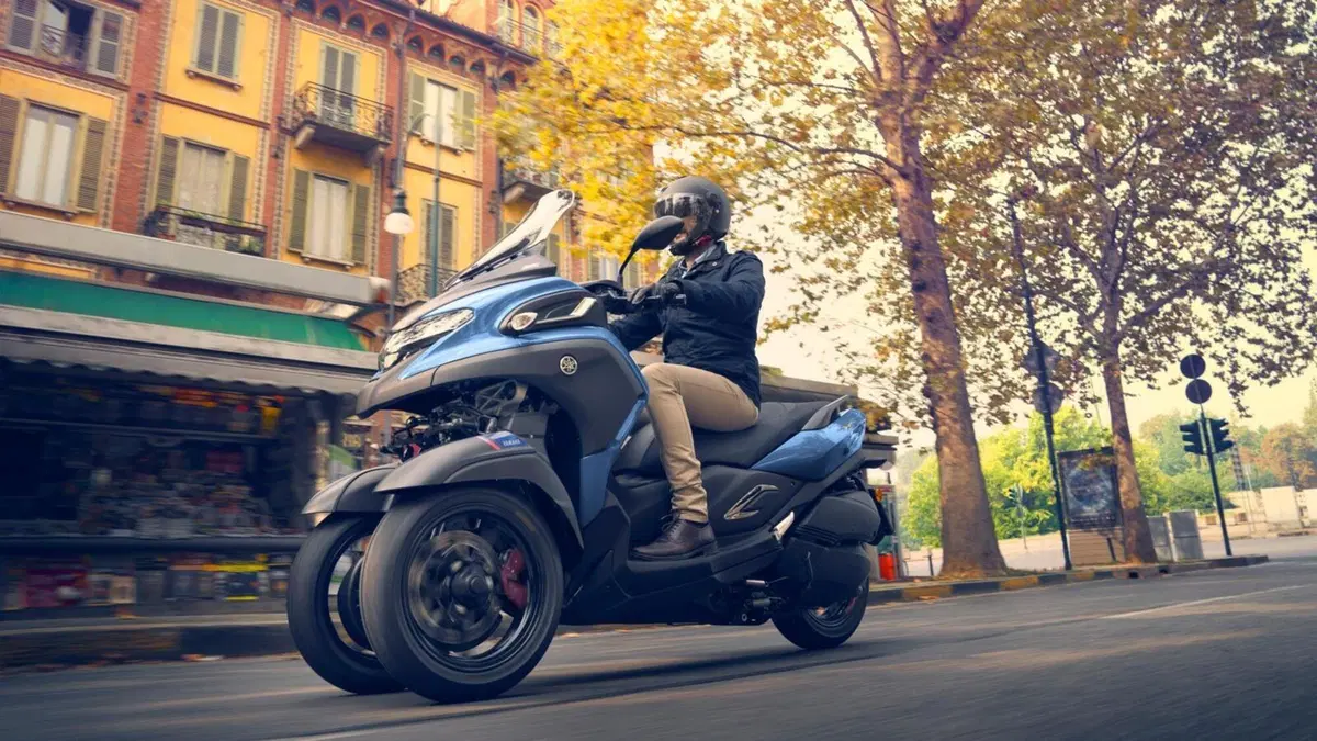 Yamaha: nuovi colori 2022 per NMAX 125 e 155, XMAX 300 e 125, Tricity 300 e D'elight 125 (13)