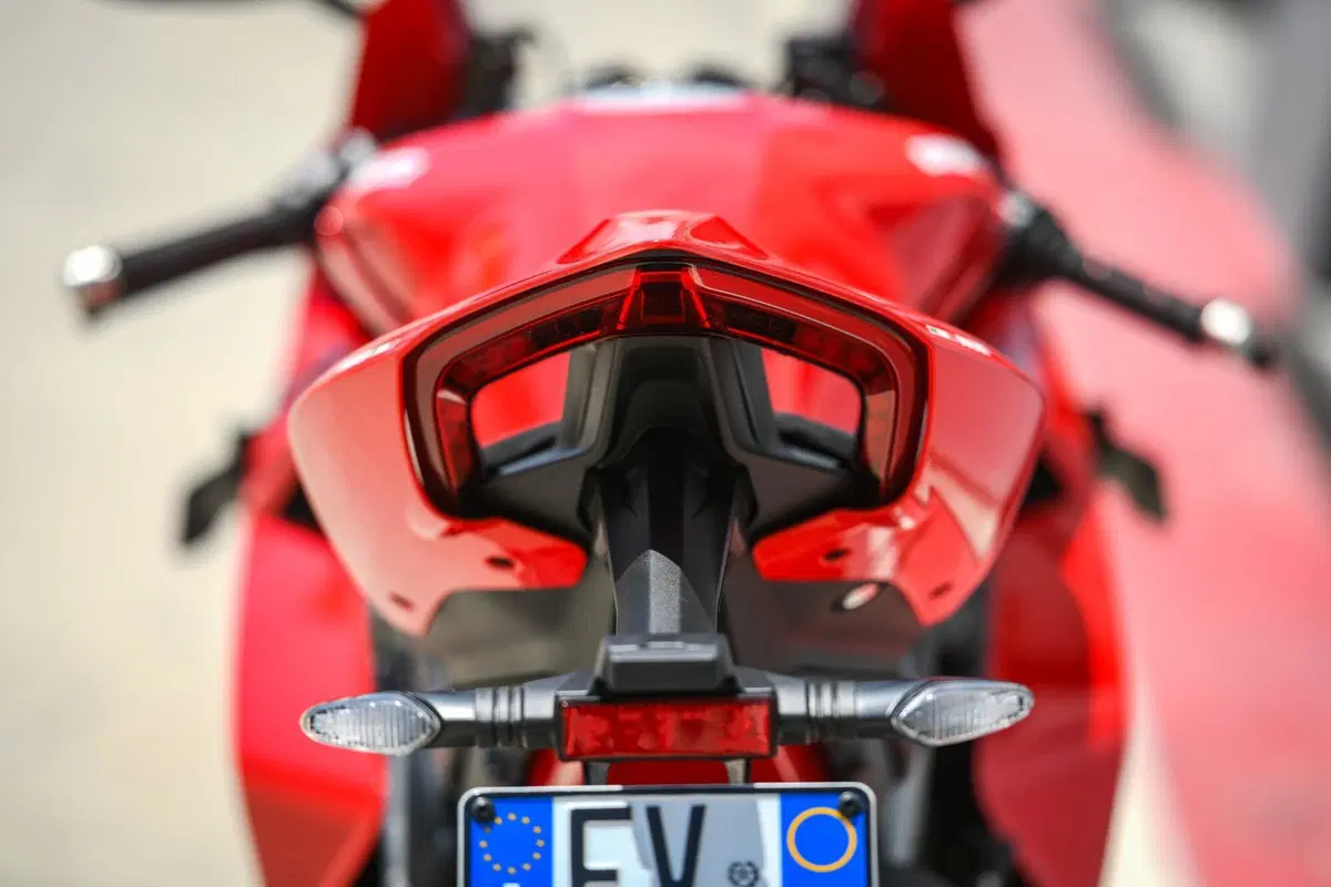 Ducati Panigale V4 S (12)
