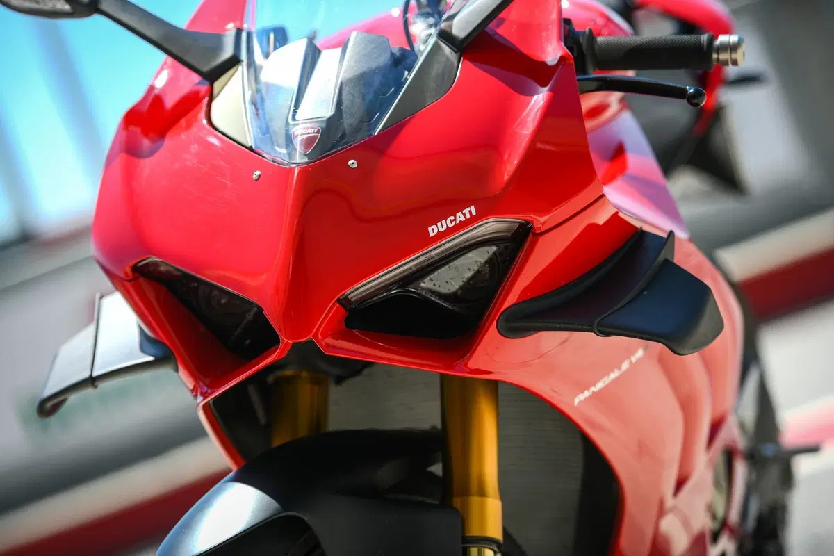 Ducati Panigale V4 S (2)