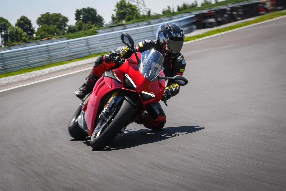Ducati Panigale V4 S (4)