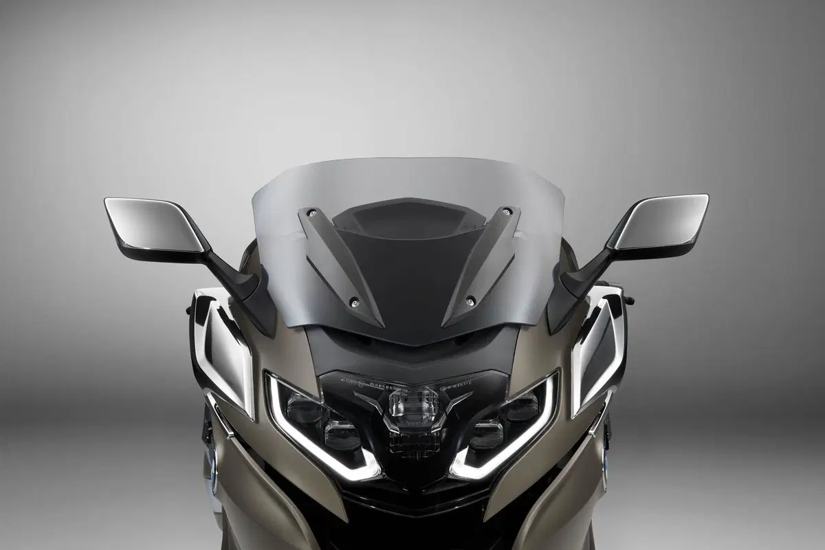 Nuova BMW K1600 2022. Dati, prezzi, foto e presentazione dal vivo (10)
