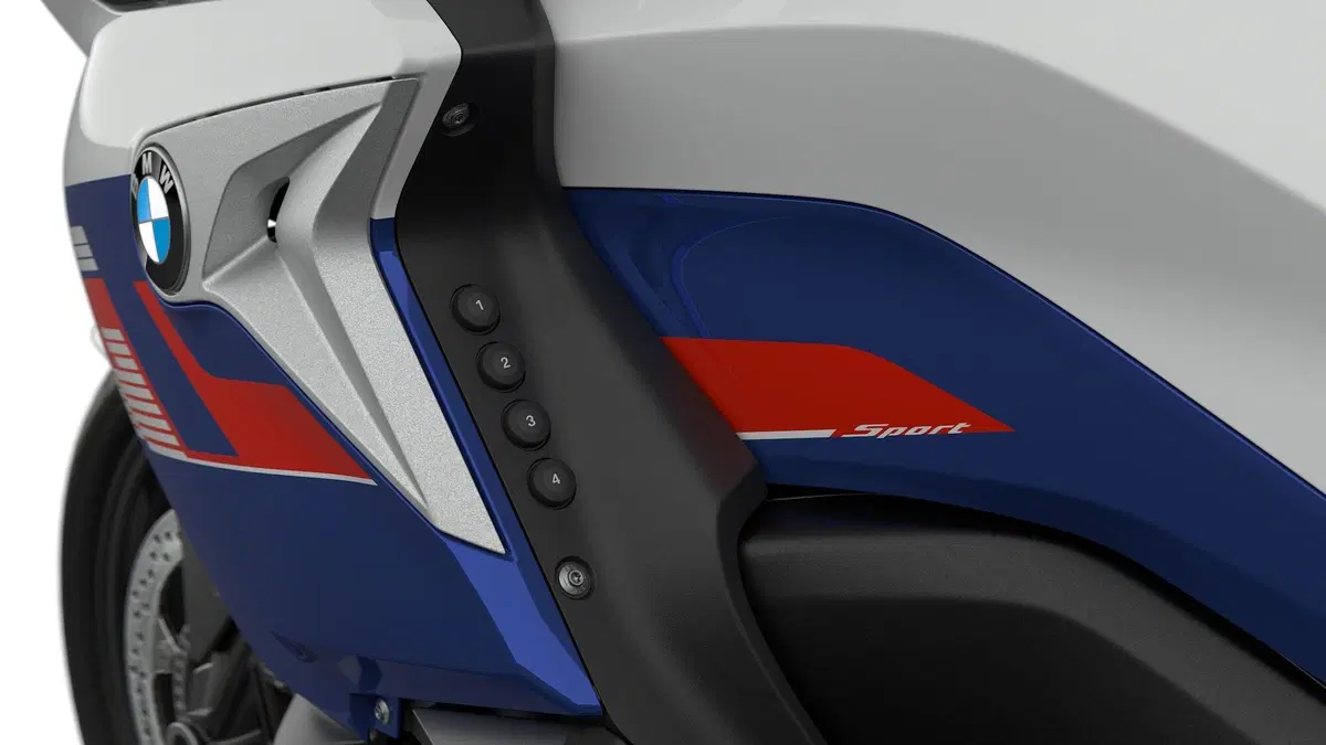 Nuova BMW K1600 2022. Dati, prezzi, foto e presentazione dal vivo (18)