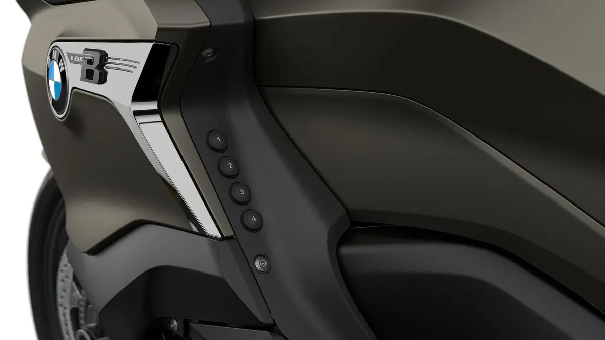Nuova BMW K1600 2022. Dati, prezzi, foto e presentazione dal vivo (13)