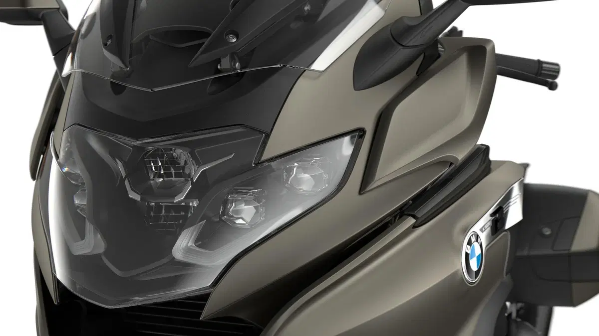 Nuova BMW K1600 2022. Dati, prezzi, foto e presentazione dal vivo (17)
