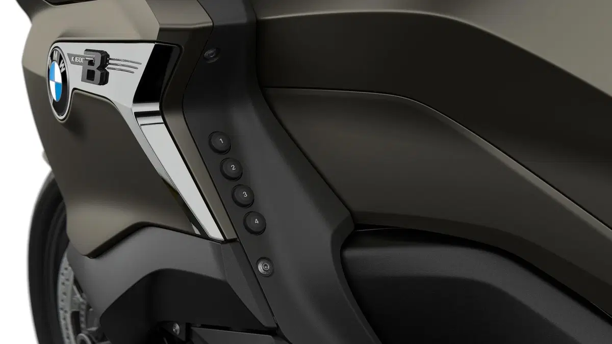 Nuova BMW K1600 2022. Dati, prezzi, foto e presentazione dal vivo (22)